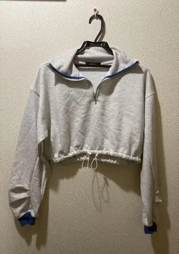SHAGGIE 크롭 하프 지퍼 그레이