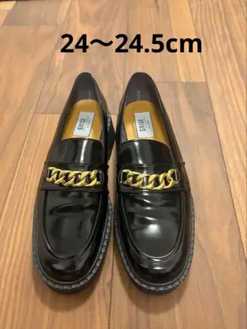 GRISE 블랙 가죽 로퍼 골드 체인