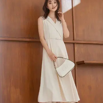미사용 새상품 셀포드 테일러드 라펠 플레어 원피스 LBEG 36