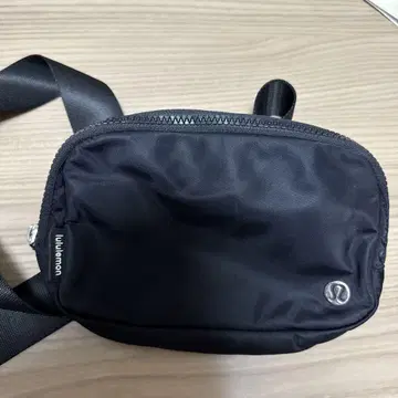 lululemon 룰루레몬 숄더백 바디백 블랙