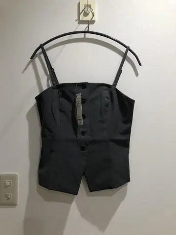 지유 GU gu 프론트 버튼 뷔스티에 프론트 버튼 뷔스티에 완판