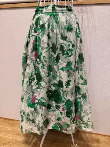 FRAY I.D 프레이 아이디 비대칭 스커트 리프 무늬