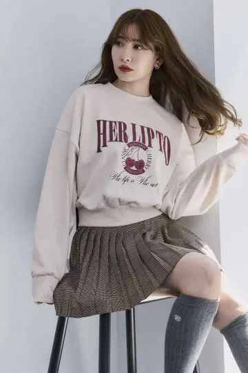 Classic Cherry 맨투맨 herlipto