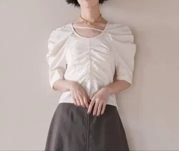 PUBLIC TOKYO 퍼블릭 도쿄 라운드 슬리브 블라우스