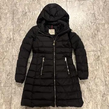 MONCLER 블랙 다운 자켓 후드 부착