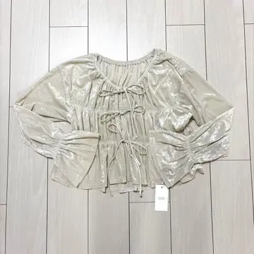 미사용 새상품 벨로아 셔링 블라우스 로리즈팜 라이트 그레이 F