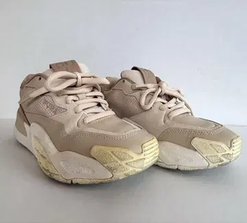 PUMA emmi 한정판 콜라보 스니커즈