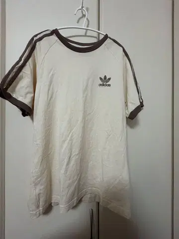 adidas 래글런 T셔츠 M 사이즈 크림색