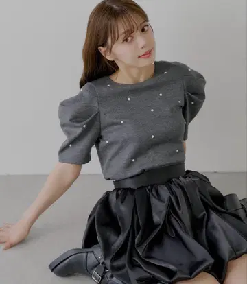 [ SALON by Chico ] 백 오픈 펄 파워숄더 T