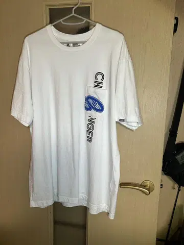 CHALLENGER 포켓 부착 T셔츠 화이트