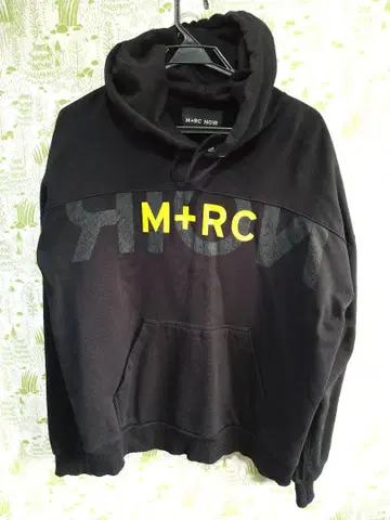 M+RC NOIR 마르쉐노아 블랙 후드티