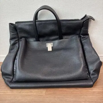 Z ZEGNA 블랙 가죽 토트백 거의 미사용