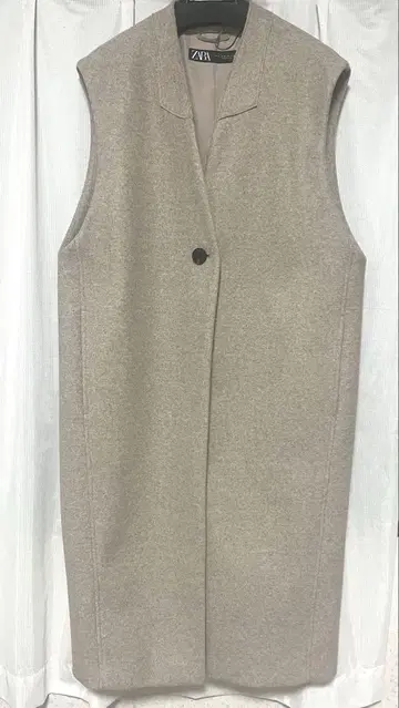 ZARA 베이지 노카라 베스트 M