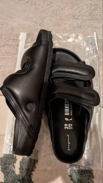 toogood Birkenstock 블랙 샌들 39 사이즈