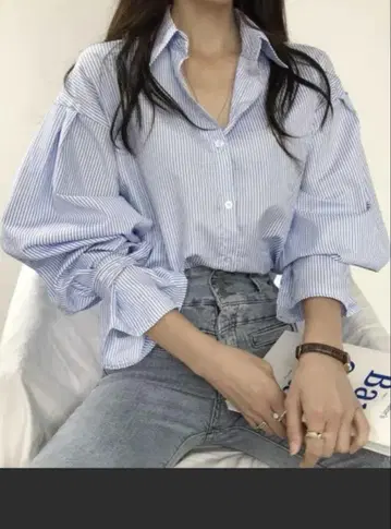 플레어 슬리브 스트라이프 셔츠