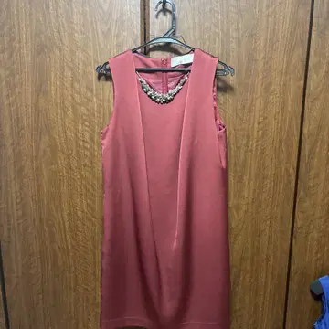 rosso 빨간색 비쥬 부착 드레스