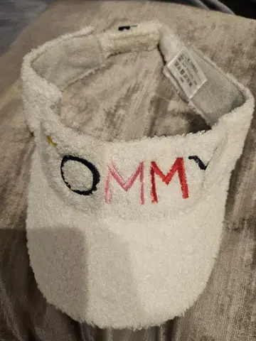 TOMMY HILFIGER 플리스 바이저 화이트