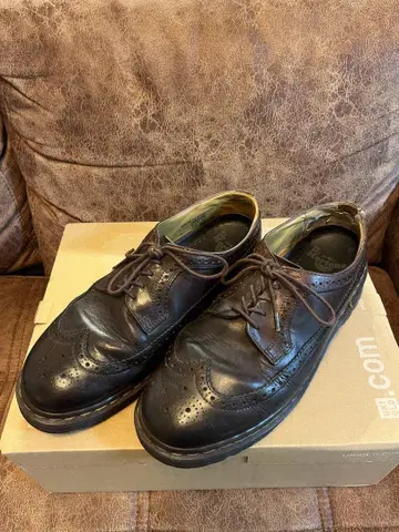 영국제 UK10 윙 칩 브라운 Dr.Martens 닥터마틴