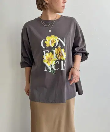 새상품 이번 시즌 렐비에 LHELBIE 퍼프 프린트 롱T