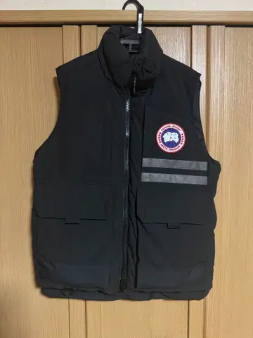 Canada Goose 블랙 다운 베스트