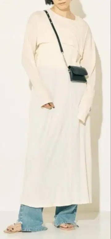 [ YENN 이엔 ] SHEER RIB SHORT TOPS 블랙