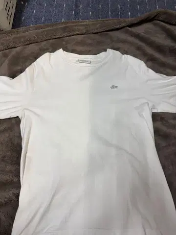 LACOSTE 클래식 핏 화이트 T셔츠