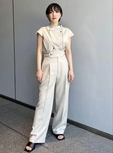 슬랙스 팬츠 UNITED TOKYO 베이지