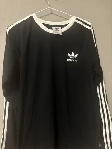 adidas 스트라이프 블랙 긴팔 T셔츠