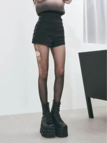 Darich 블랙 숏팬츠 사이드 레이스업