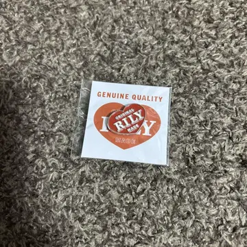 RILY Heart Pins Red
