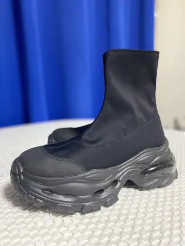 블랙 나일론 스니커즈풍 부츠