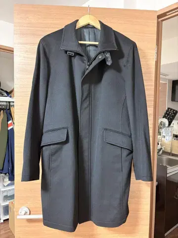 블랙 체스터 코트