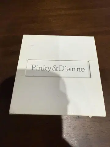 Pinxy & Dianne 시계