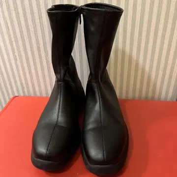 UNIQLOc 블랙 지퍼 스트레치 부츠