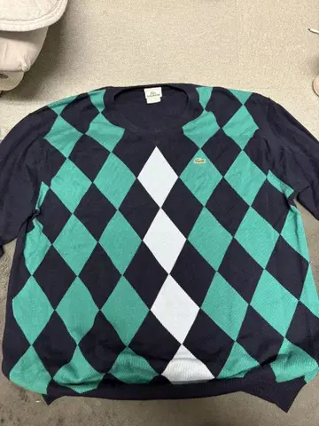 Lacoste 다이아몬드 패턴 니트 스웨터