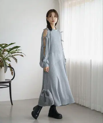 Kastane 소매 슬릿 원피스 색스 블루
