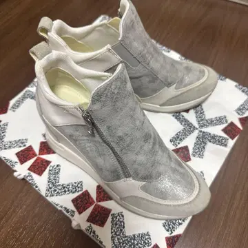 GEOX 그레이 하이컷 스니커즈 웨지솔