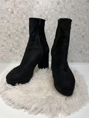 [ DIANA ] 블랙 스웨이드 플랫폼 부티 숏부츠