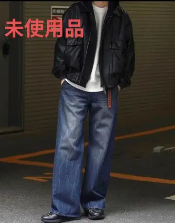 미사용 새상품 WYM CURVED FLARE DENIM SLACKS
