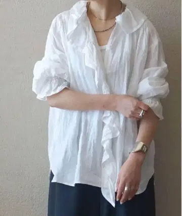 저널 스탠다드 랙 프렌치 린넨 프릴 퍼프 블라우스 오프화이트