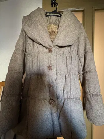 세실 맥비 브라운 세미 롱 코트 티펫 포함