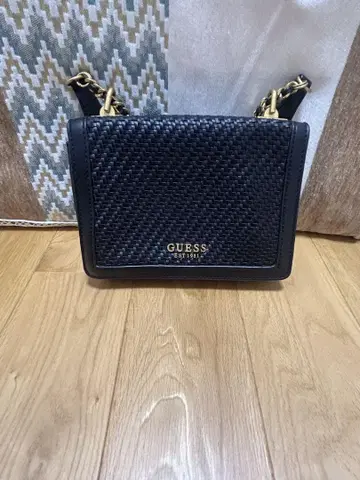 GUESS 블랙 숄더 핸드 백