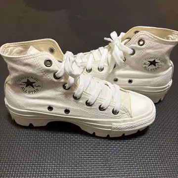 컨버스 올스타 화이트 하이컷 스니커즈