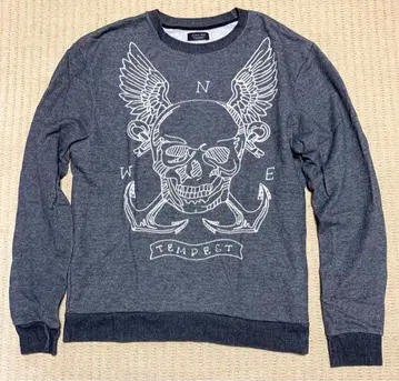 자라 긴팔 트레이닝복 스컬