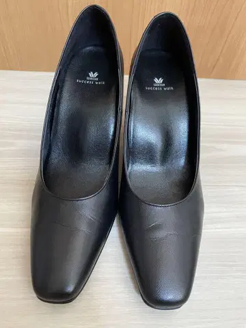 Success Walk 블랙 펌프스 힐