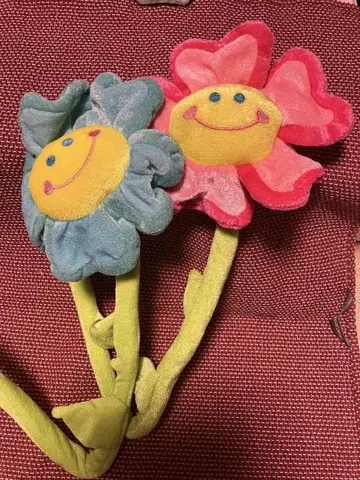 컬러풀한 꽃 봉제 인형