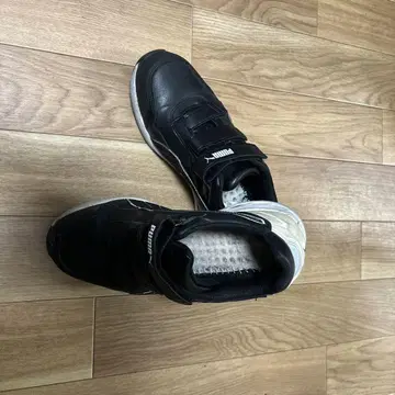 PUMA 블랙 스니커즈 벨크로