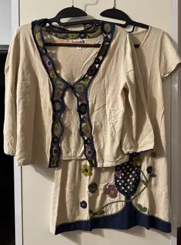 호코모모라 꽃무늬 자수 가디건과 원피스 세트 40