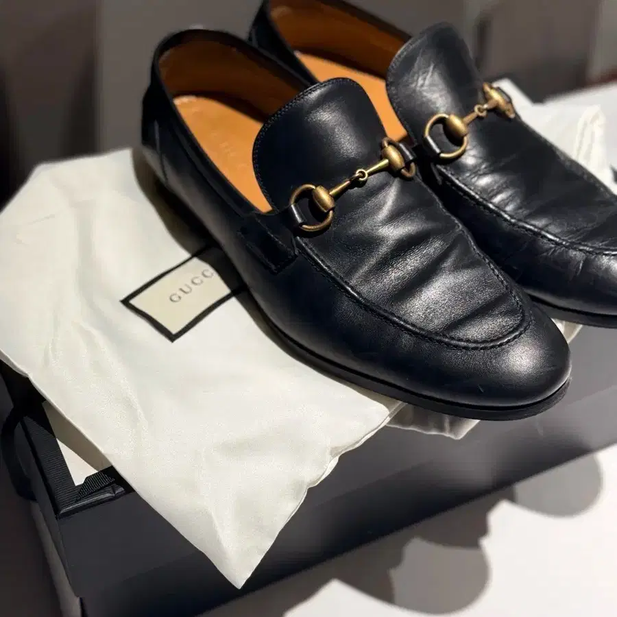 구찌 홀스빗 조던 레더 로퍼 8 (270)