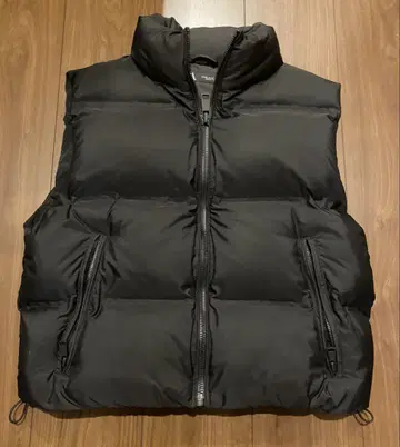 ZARA 블랙 다운 베스트